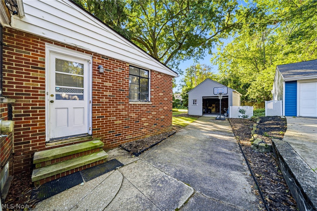 24015 Bruce Road Bay Village OH 44140