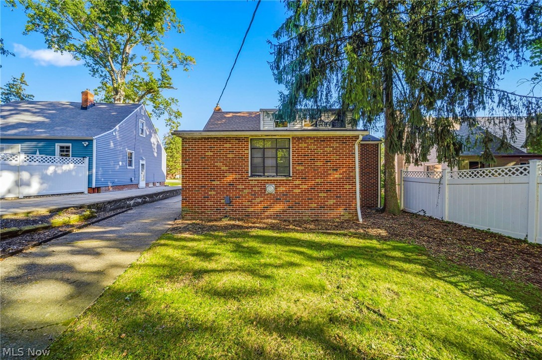 24015 Bruce Road Bay Village OH 44140