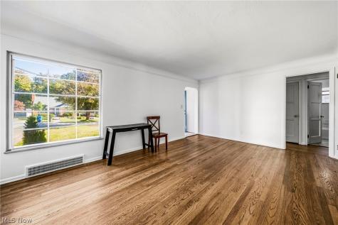 24015 Bruce Road Bay Village OH 44140