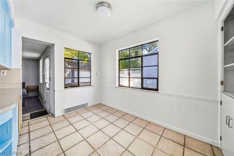 24015 Bruce Road Bay Village OH 44140