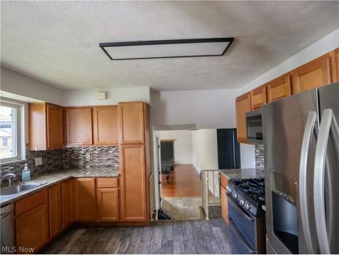 4633 Whitehall Drive South Euclid OH 44121