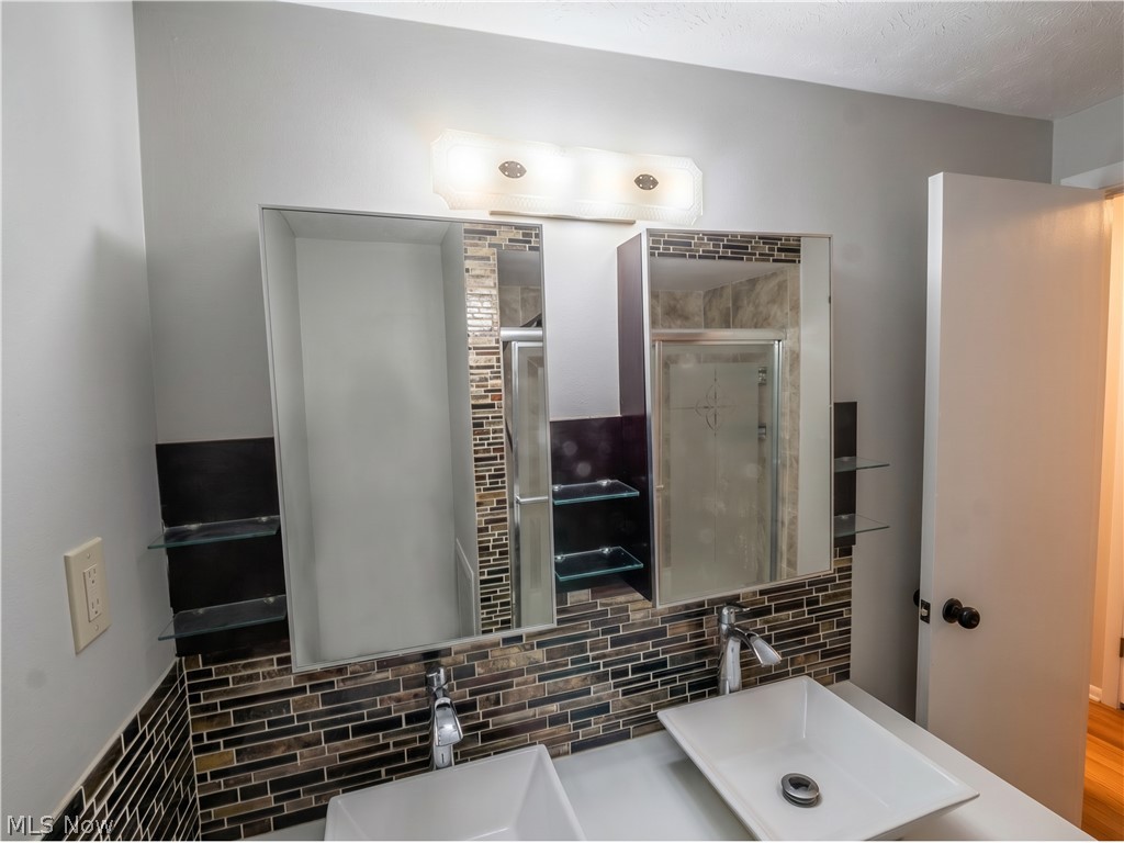 4633 Whitehall Drive South Euclid OH 44121
