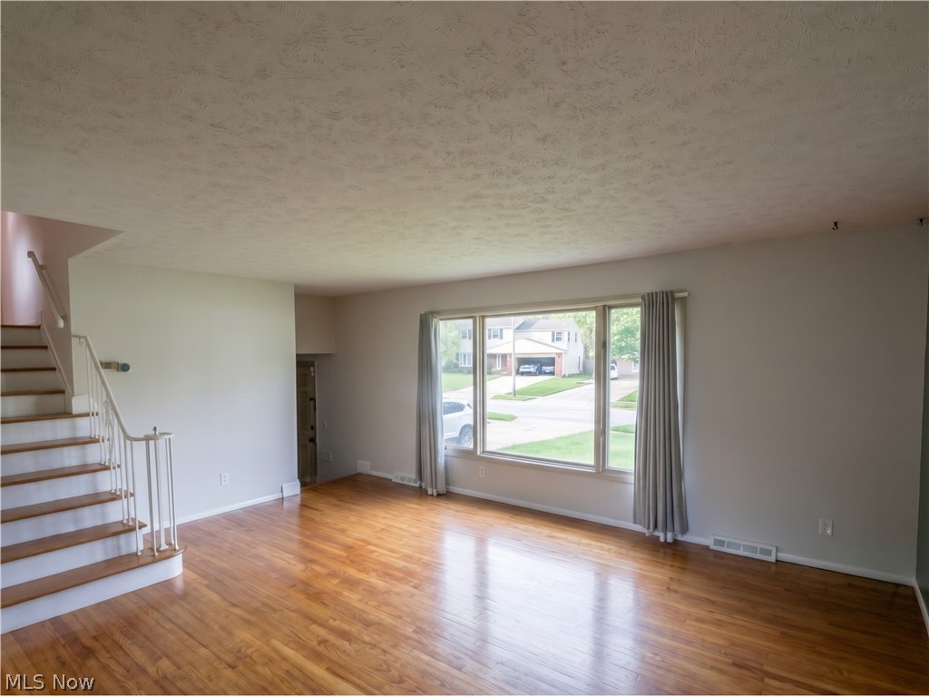 4633 Whitehall Drive South Euclid OH 44121