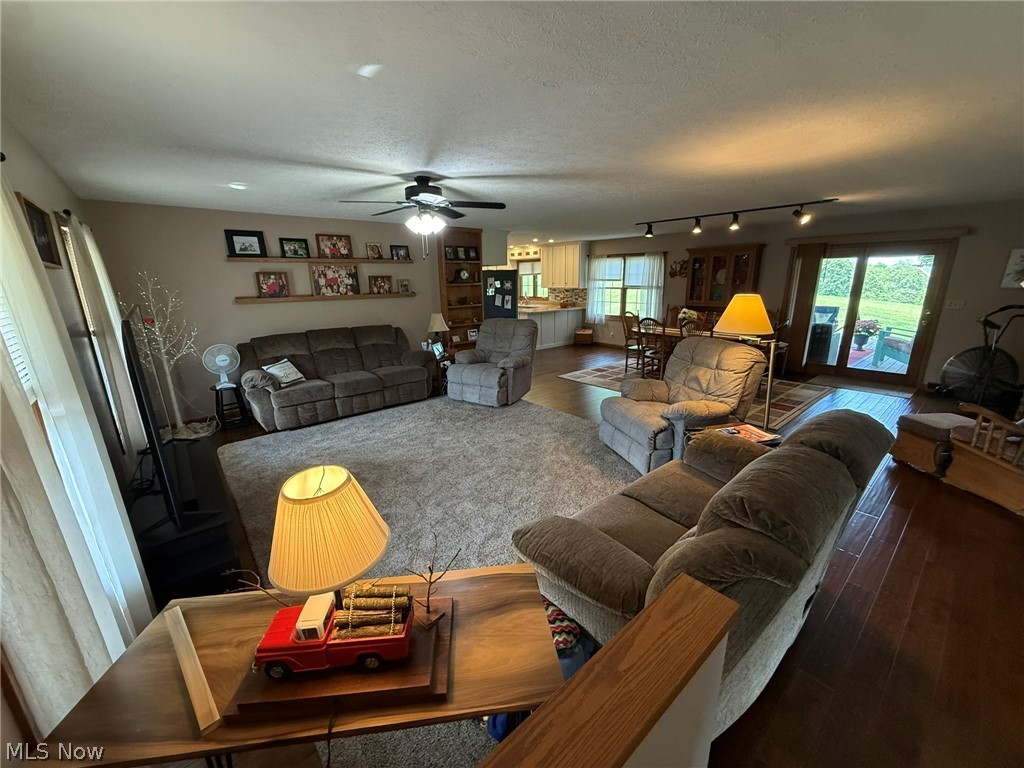 2741 Tabor Ridge Road NE Mineral City OH 44656