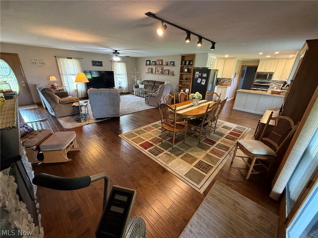 2741 Tabor Ridge Road NE Mineral City OH 44656