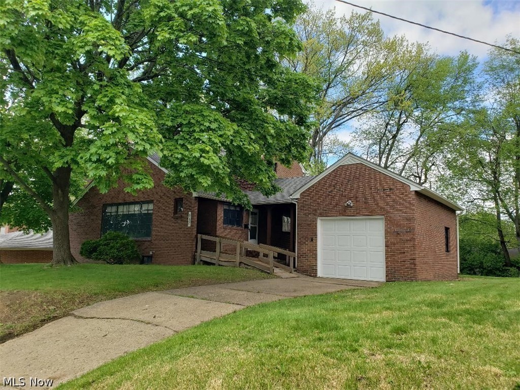 917 21st Street NE Canton OH 44714
