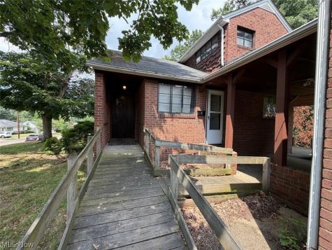 917 21st Street NE Canton OH 44714