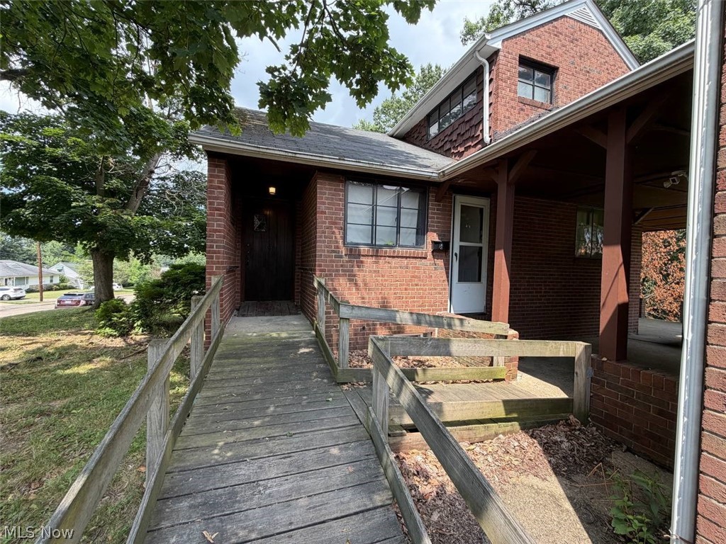 917 21st Street NE Canton OH 44714