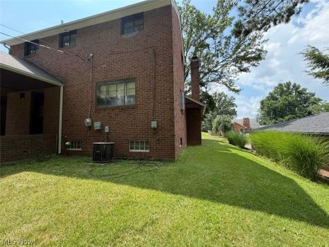 917 21st Street NE Canton OH 44714