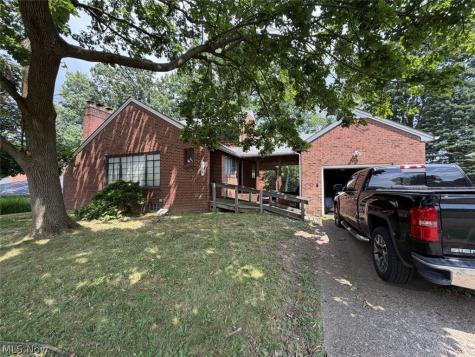 917 21st Street NE Canton OH 44714