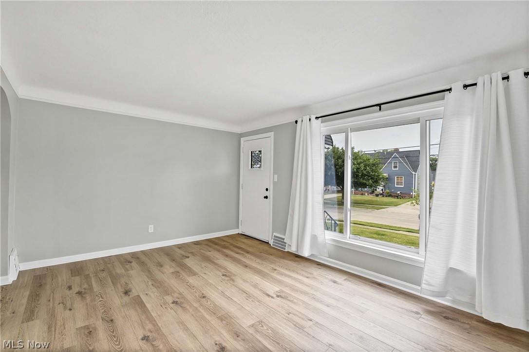 6207 Delora Avenue Brooklyn OH 44144