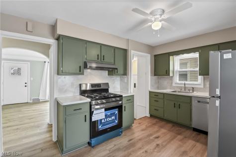 6207 Delora Avenue Brooklyn OH 44144