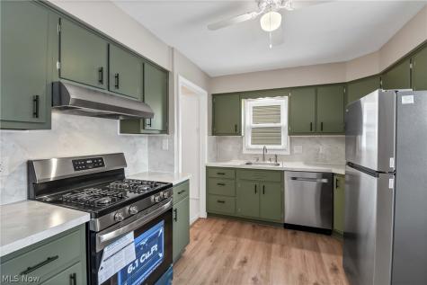 6207 Delora Avenue Brooklyn OH 44144