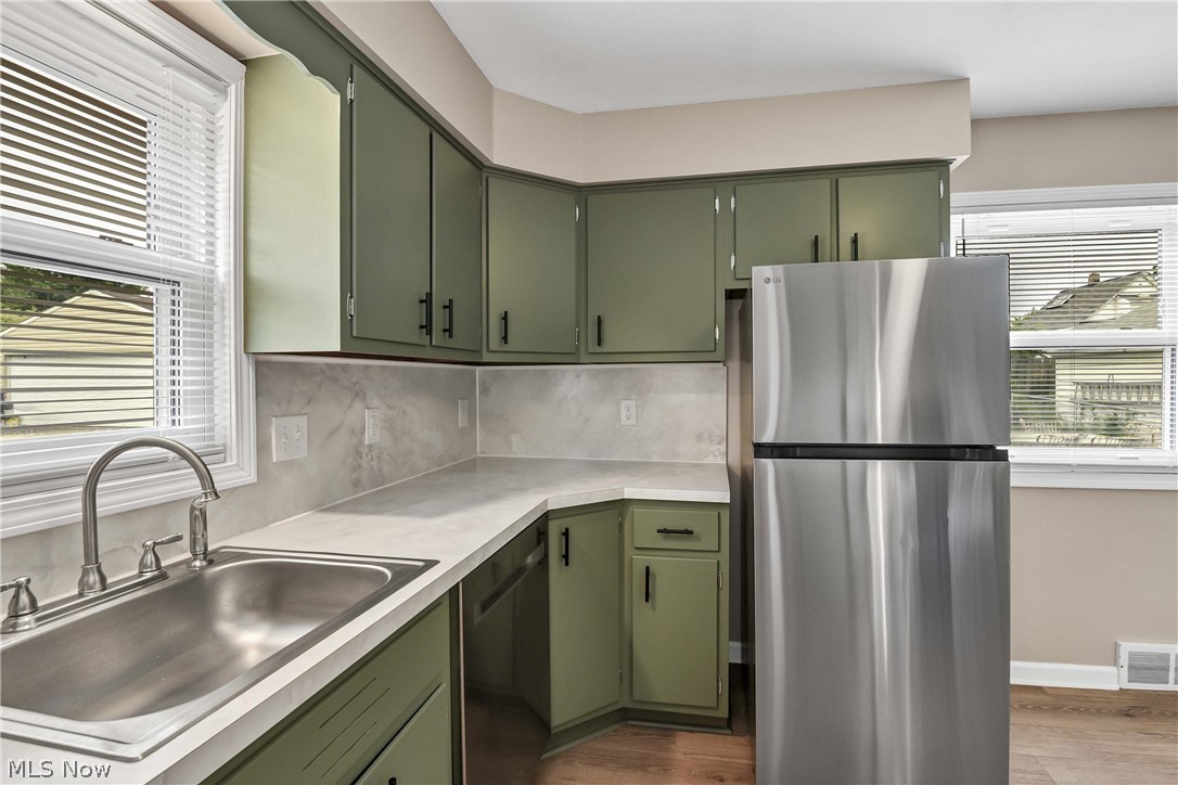 6207 Delora Avenue Brooklyn OH 44144