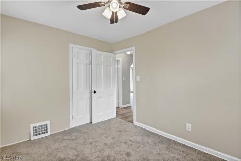 6207 Delora Avenue Brooklyn OH 44144