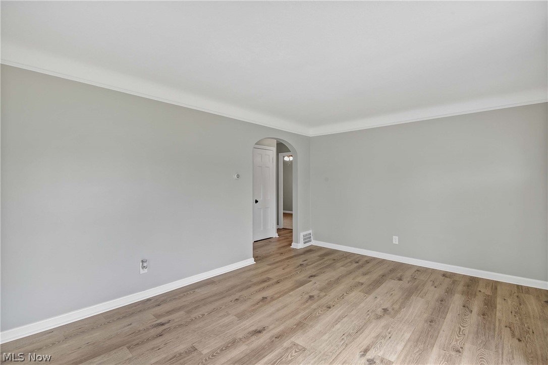 6207 Delora Avenue Brooklyn OH 44144