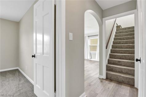 6207 Delora Avenue Brooklyn OH 44144