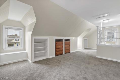 6207 Delora Avenue Brooklyn OH 44144