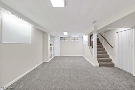 6207 Delora Avenue Brooklyn OH 44144