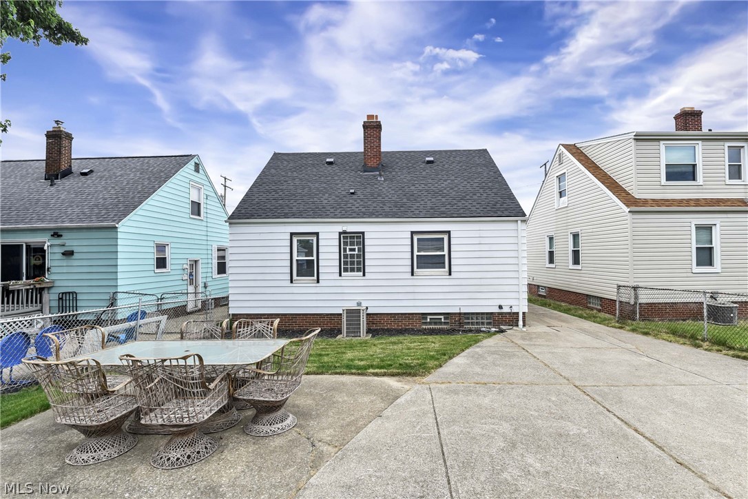 6207 Delora Avenue Brooklyn OH 44144