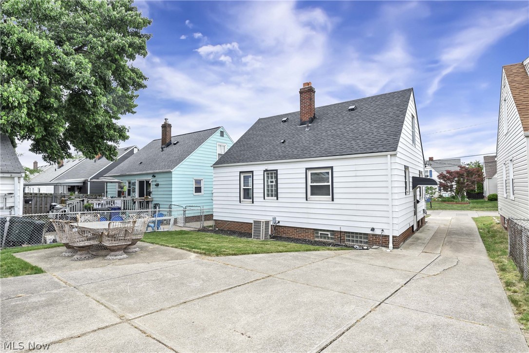 6207 Delora Avenue Brooklyn OH 44144