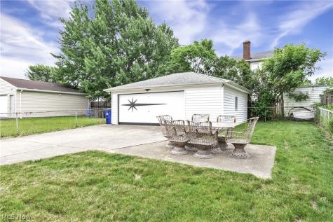 6207 Delora Avenue Brooklyn OH 44144
