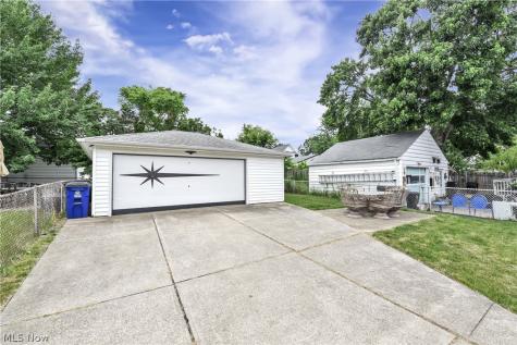 6207 Delora Avenue Brooklyn OH 44144