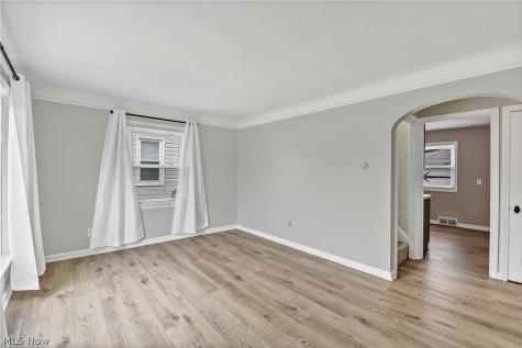 6207 Delora Avenue Brooklyn OH 44144