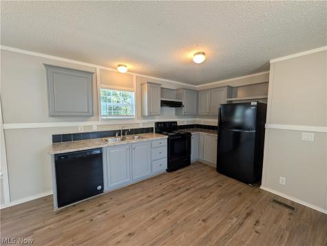 215 Cedar Brook Drive Elyria OH 44035