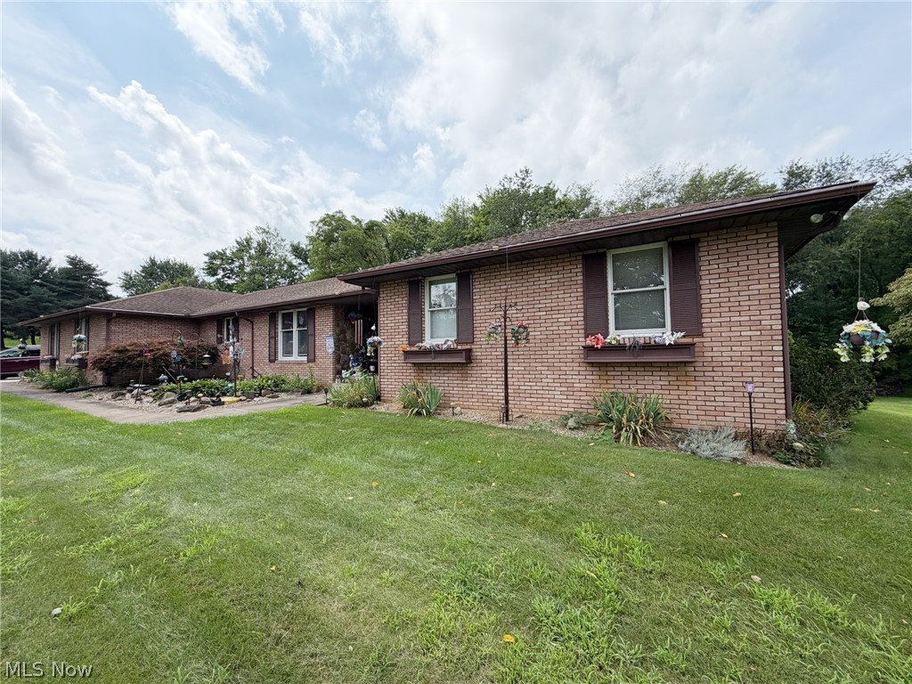 3585 Clermont Street NW North Lawrence OH 44666