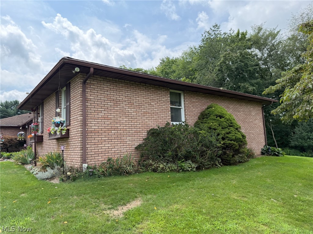 3585 Clermont Street NW North Lawrence OH 44666