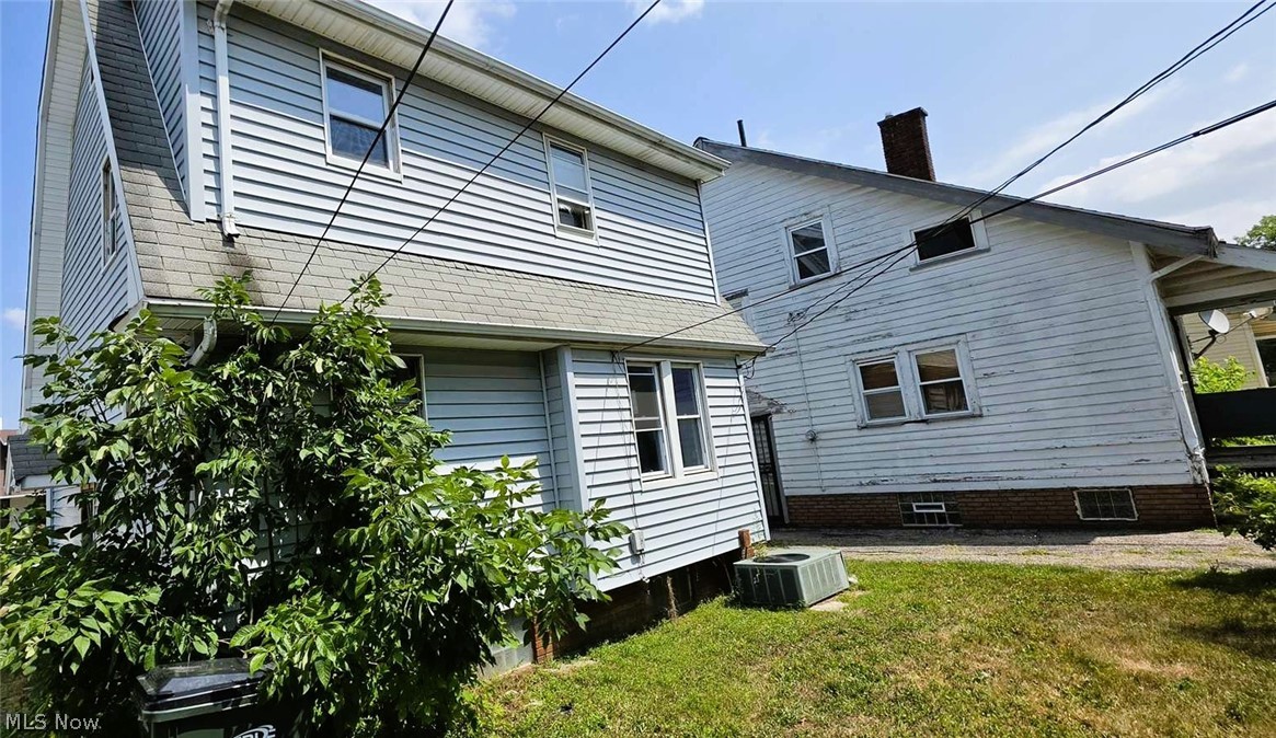13420 Saybrook Avenue Garfield Heights OH 44105