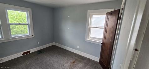 13420 Saybrook Avenue Garfield Heights OH 44105