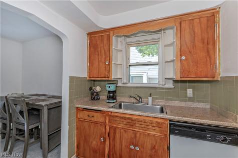 5659 Shawnee Drive Lyndhurst OH 44124
