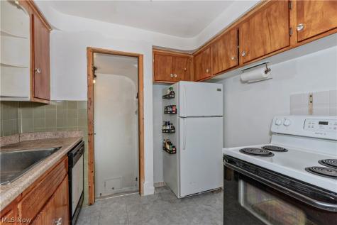 5659 Shawnee Drive Lyndhurst OH 44124