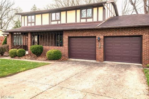 407 Eastbury Avenue NE North Canton OH 44720