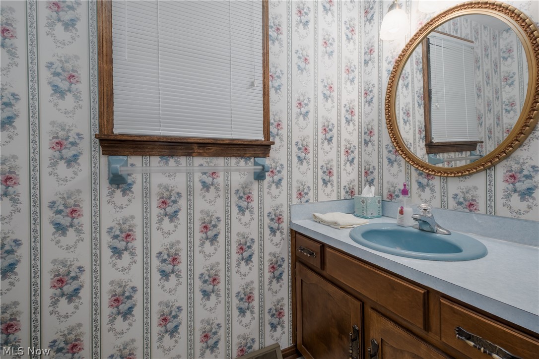 407 Eastbury Avenue NE North Canton OH 44720