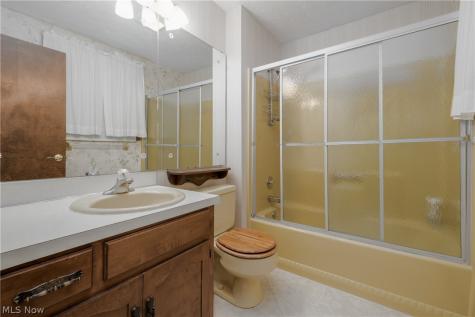 407 Eastbury Avenue NE North Canton OH 44720