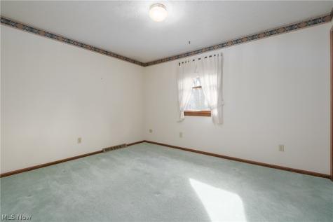 407 Eastbury Avenue NE North Canton OH 44720