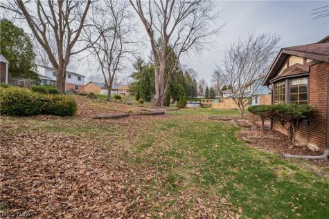 407 Eastbury Avenue NE North Canton OH 44720