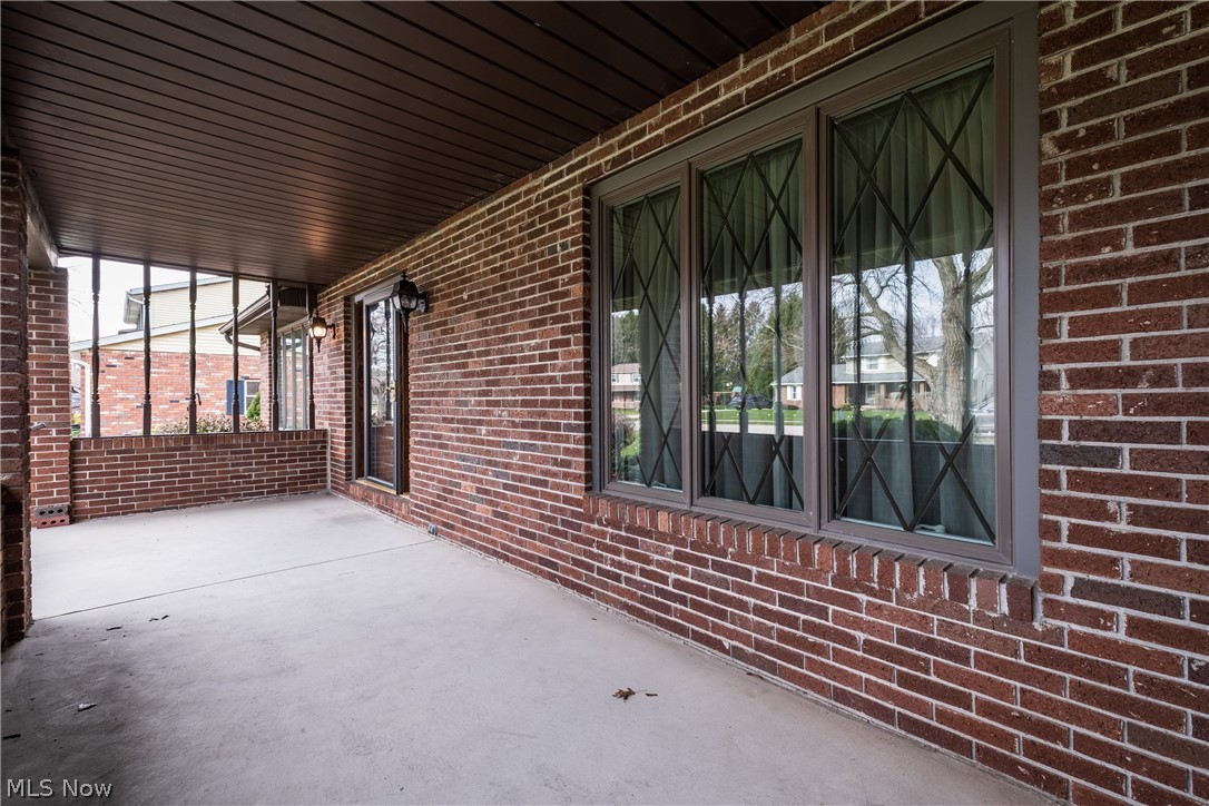 407 Eastbury Avenue NE North Canton OH 44720