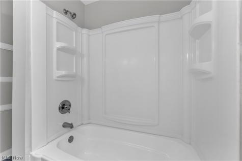465 E 272 Street Euclid OH 44132