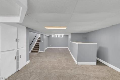 465 E 272 Street Euclid OH 44132
