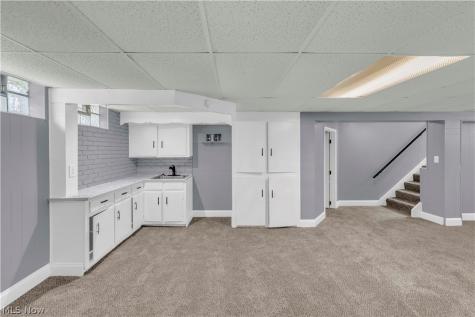 465 E 272 Street Euclid OH 44132