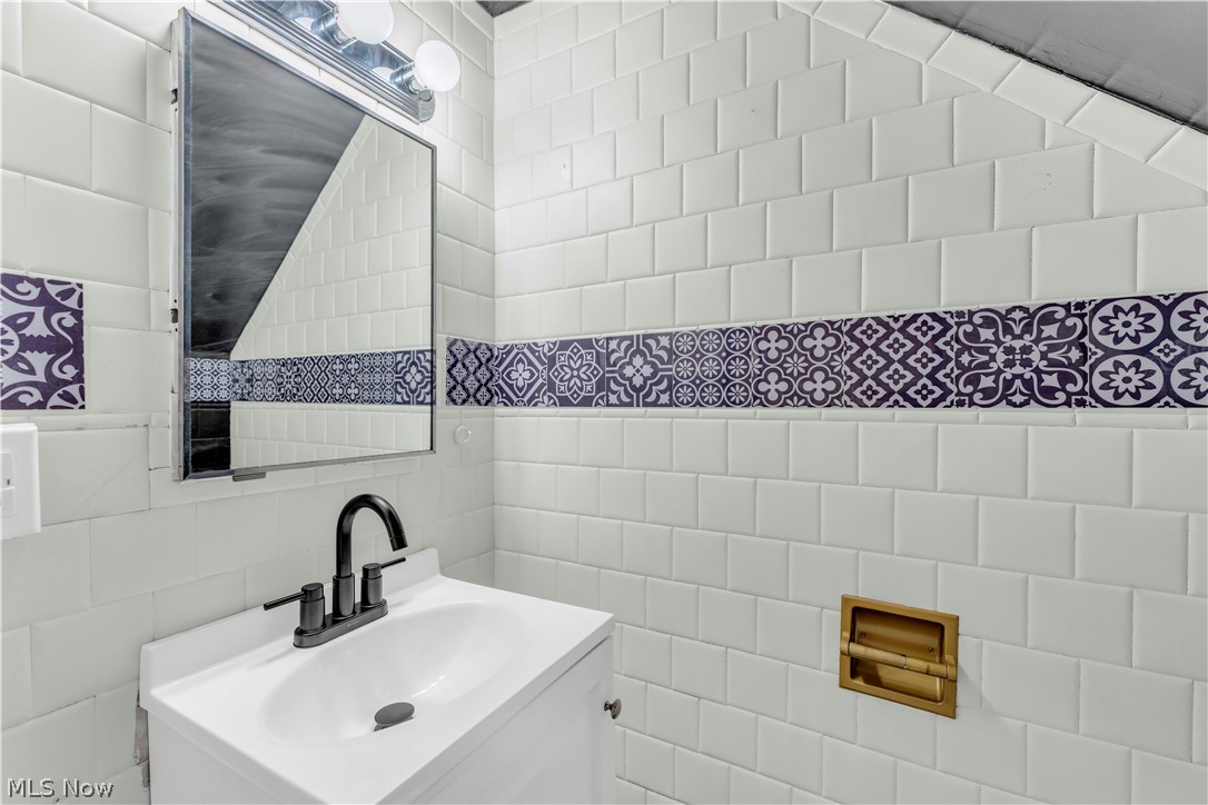 465 E 272 Street Euclid OH 44132