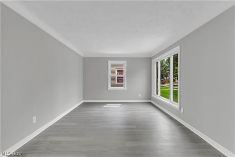 465 E 272 Street Euclid OH 44132