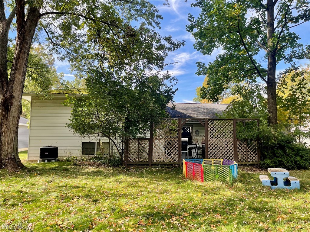 15041 Parkwood Lane Strongsville OH 44149