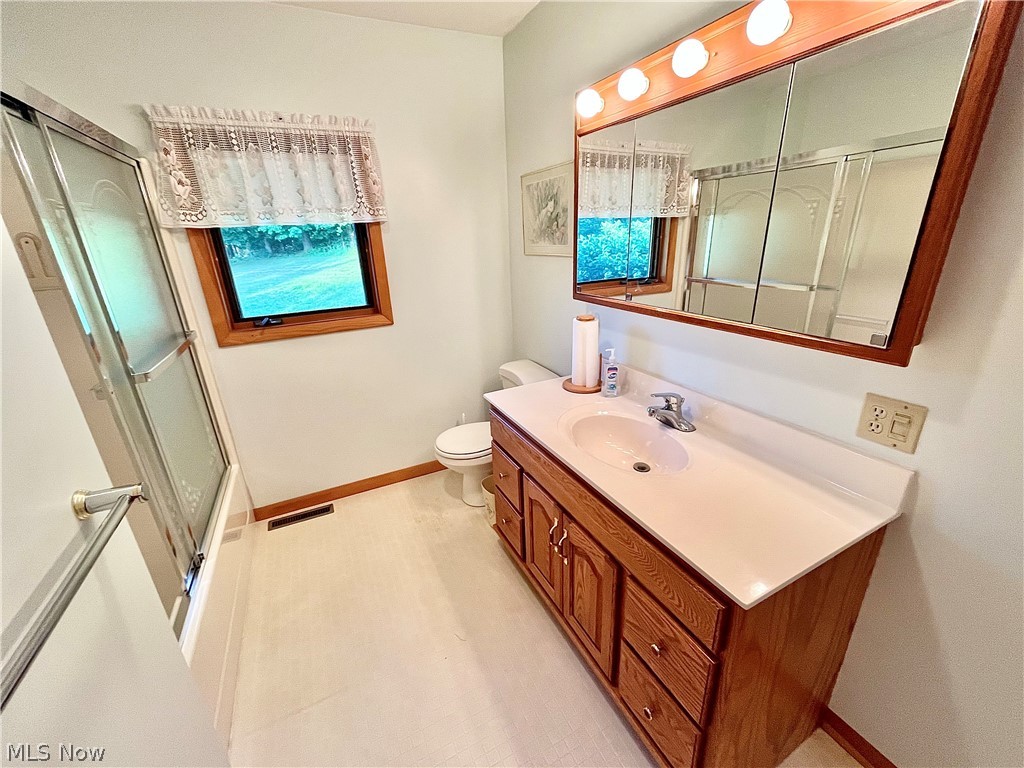 8238 Center Road Ashtabula OH 44004