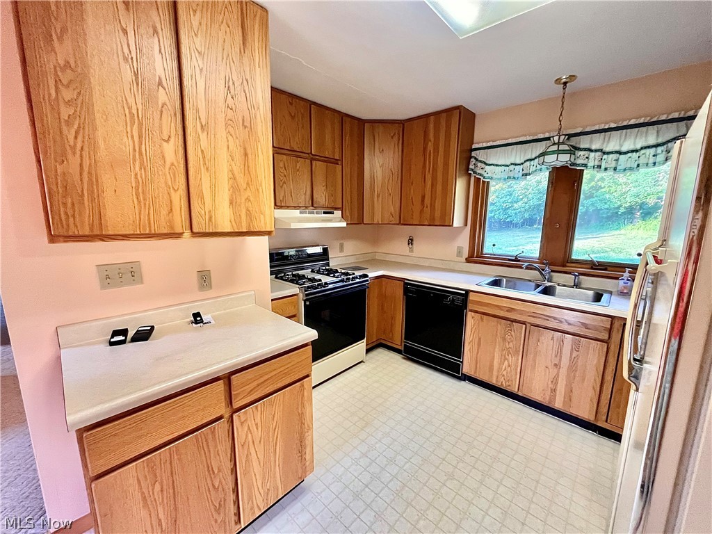 8238 Center Road Ashtabula OH 44004