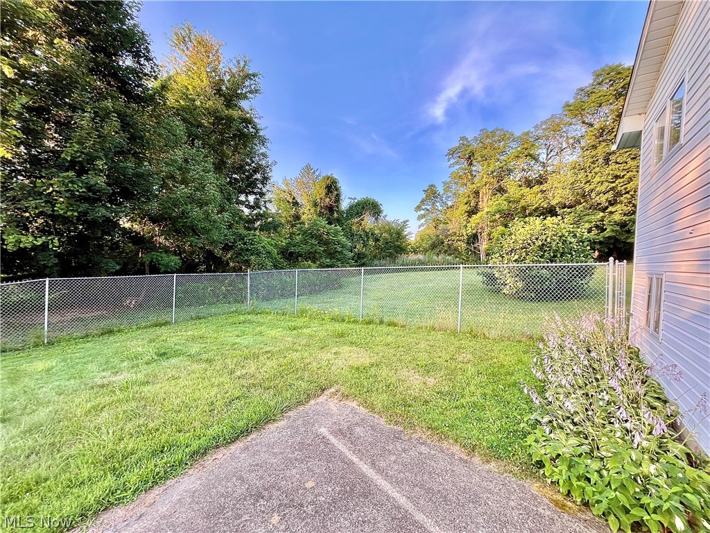 8238 Center Road Ashtabula OH 44004